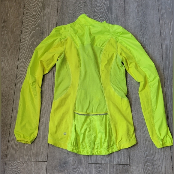 Lululemon Light Training Jacket - Picture 2 of 3